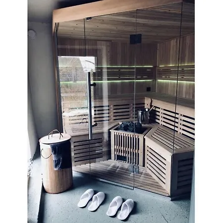 In With Swimming Pool * 哈伦贝格
